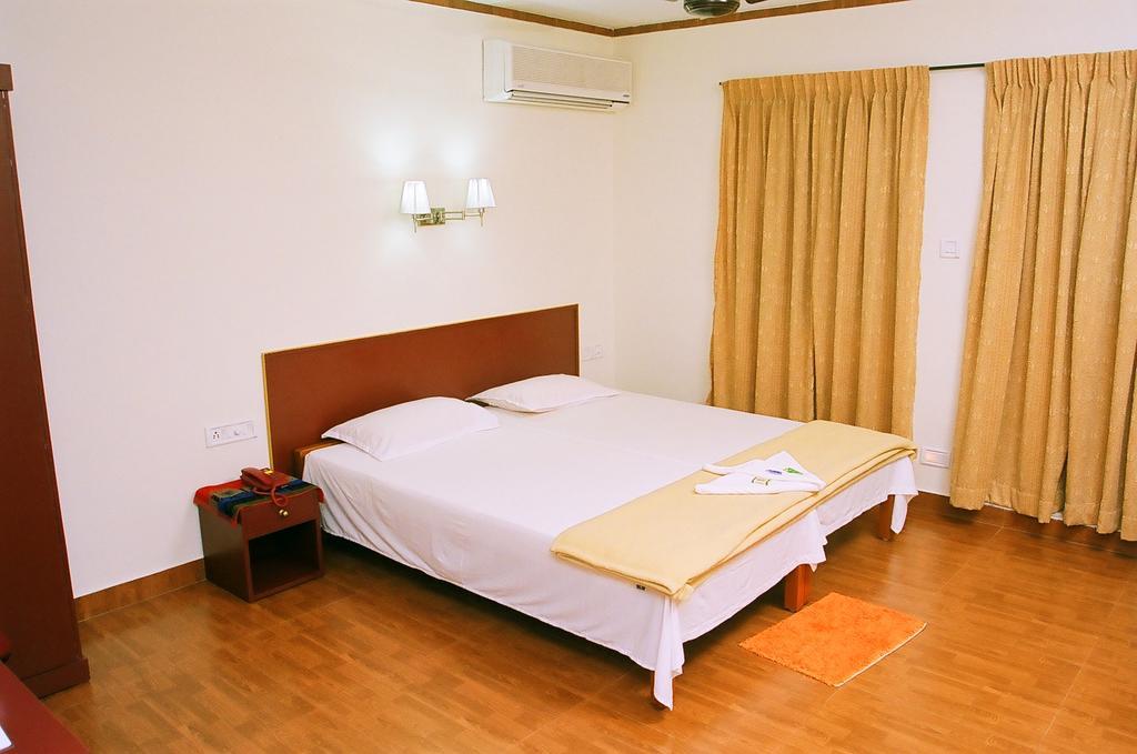 Hotel Srinivas Kochi Rum bild