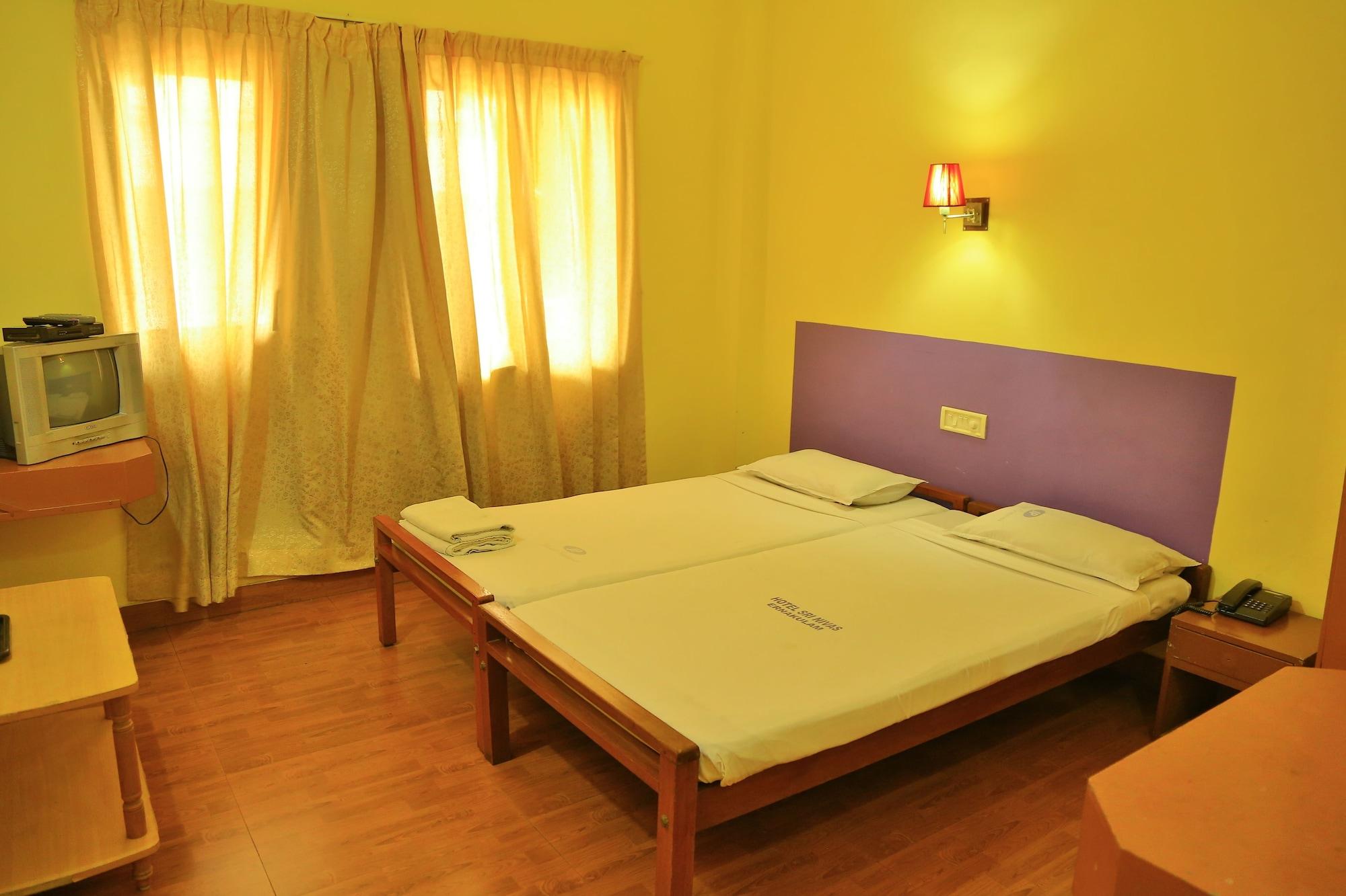 Hotel Srinivas Kochi Exteriör bild
