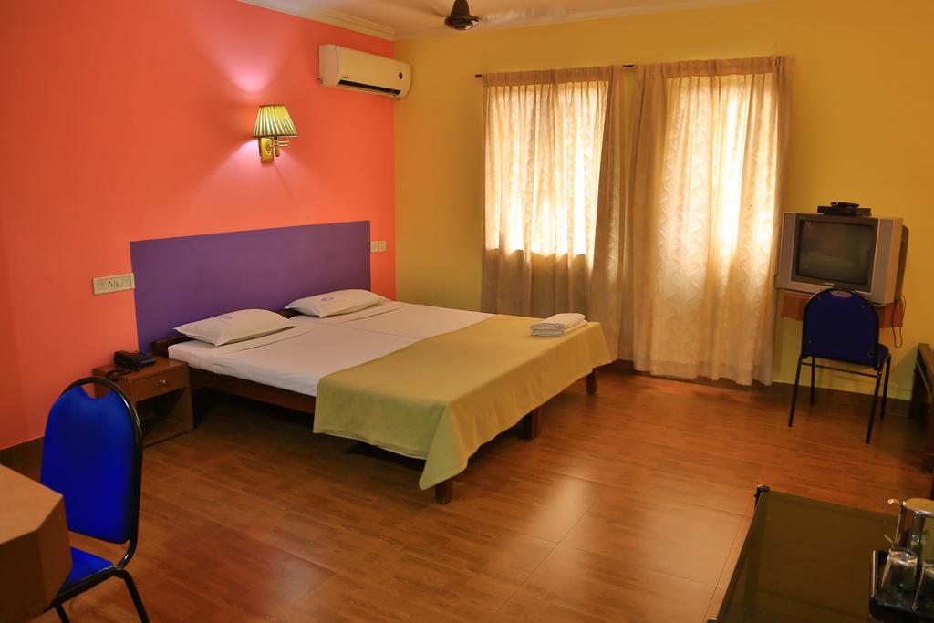 Hotel Srinivas Kochi Exteriör bild